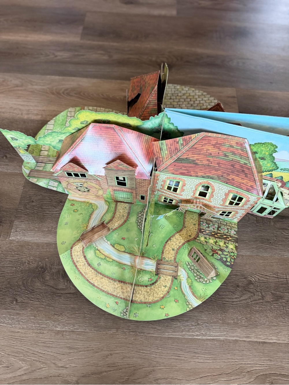 A Victorian Farm House Pop-Up Book by Maggie Bateson & Herman Lelie HC (1998) HC